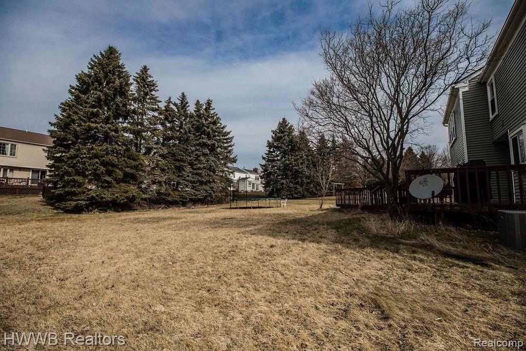 1944 Fairfield Drive Rochester Hills, MI 48306 - Photo 27 of 28