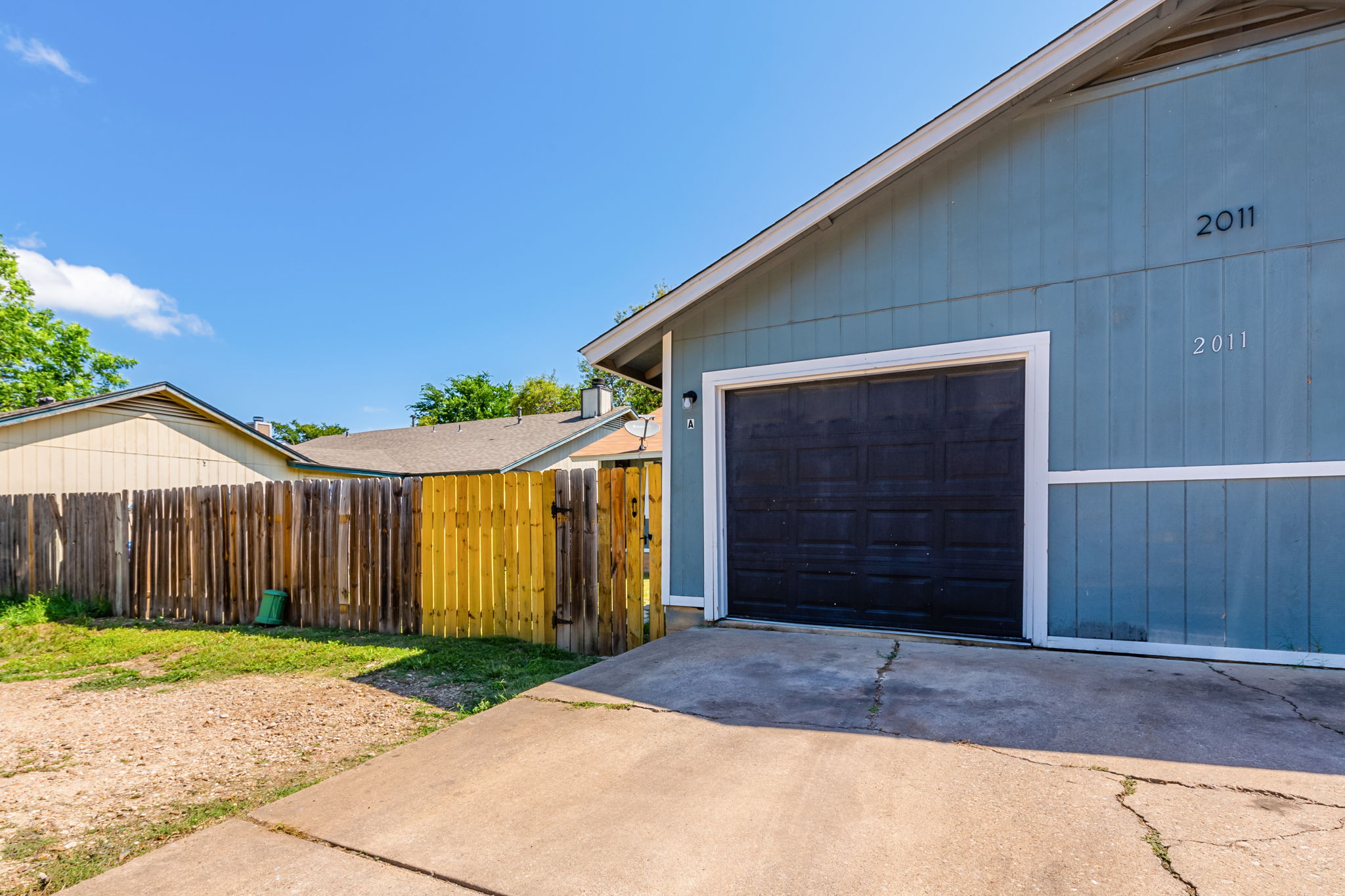 2011 East Stassney Lane, Unit A Austin, TX 78744 - Photo 23 of 23 a front view of a house