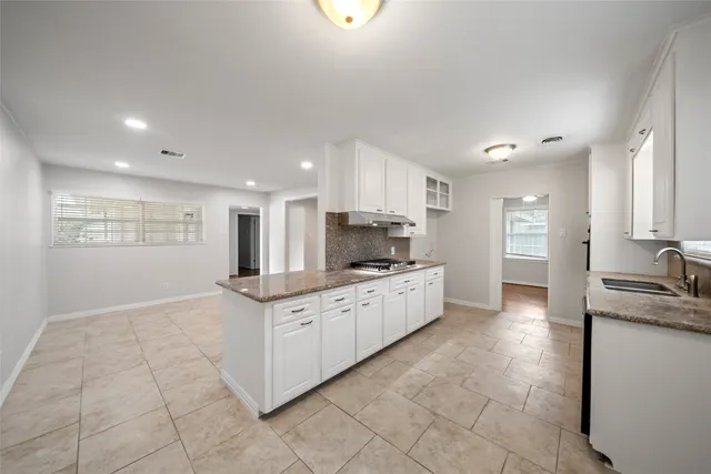 $2,100 | 9779 Westview Drive, Houston, TX 77055