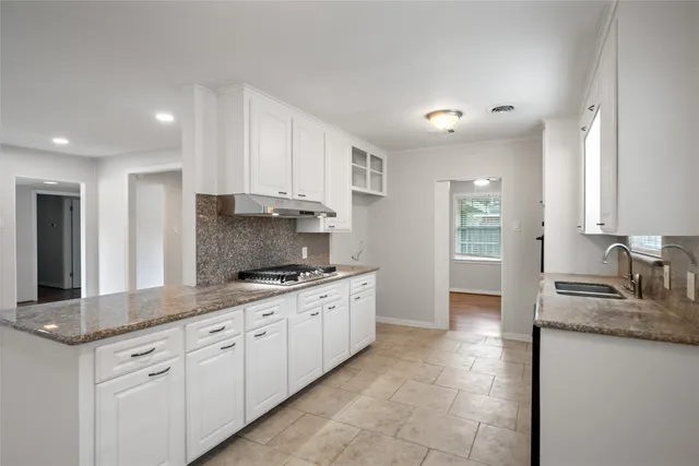 $2,100 | 9779 Westview Drive, Houston, TX 77055