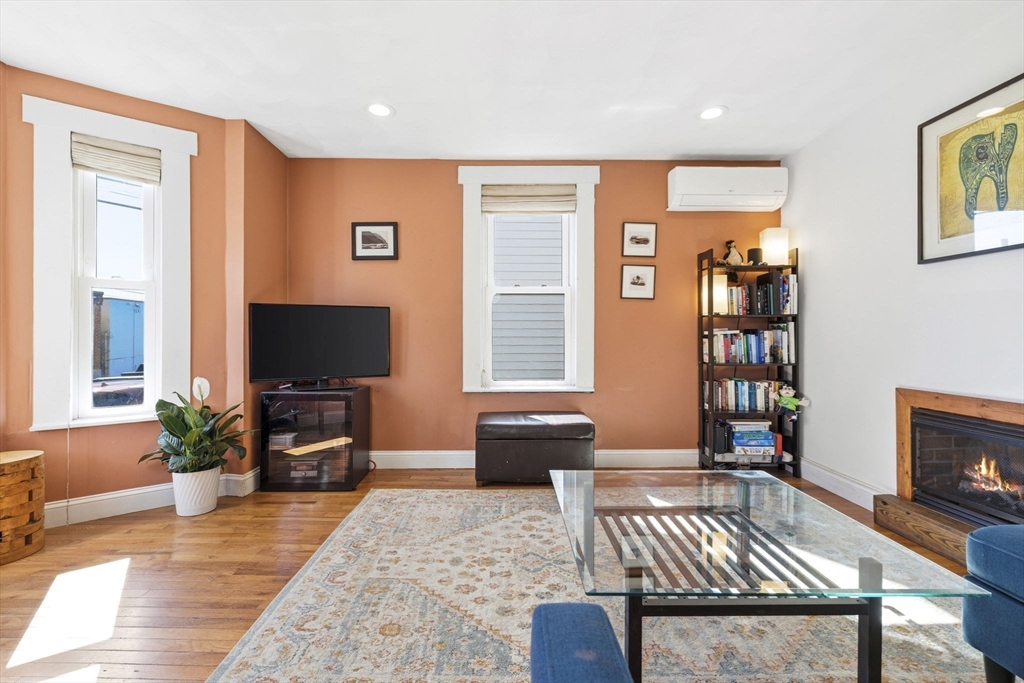 39 Alston Street Somerville, MA 02143 - Photo 3 of 34