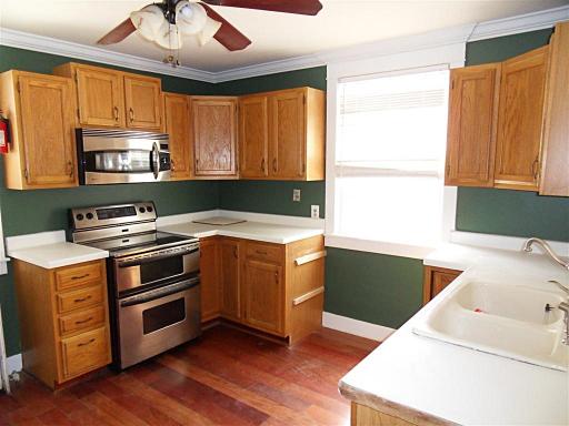 32W035 Army Trail Road Wayne, IL 60184 - Photo 4 of 10