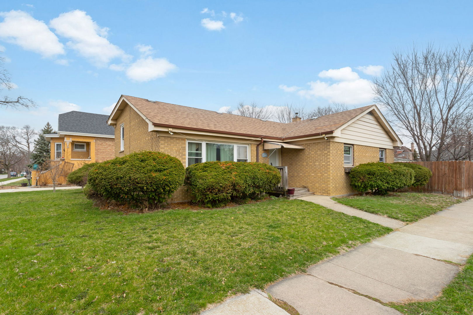 4249 Custer Avenue Lyons, IL 60534 - Photo 2 of 18