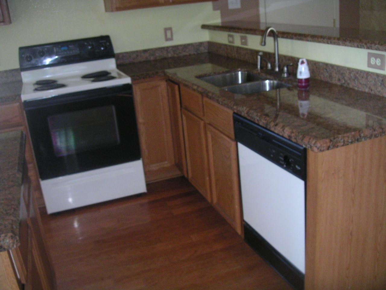 4018 West Carter Road Phoenix, AZ 85041 - Photo 4 of 8 f
