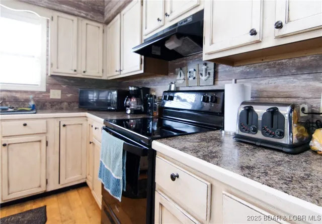 $183,000 | 99 Rock Dove Lane, Unit 2B, Camdenton, MO 65020