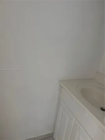 $2,200 | 5309 West 22nd Court, Unit 5309, Hialeah, FL 33016