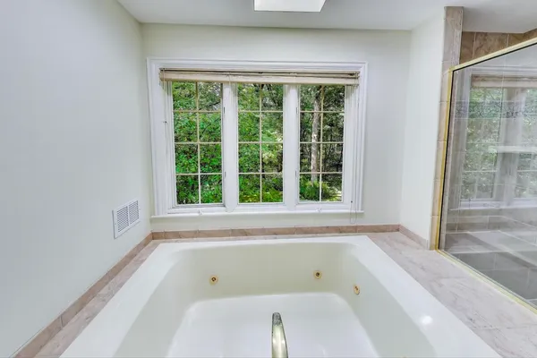 $6,000 | 1620 Timber Woods Lane, Libertyville, IL 60048