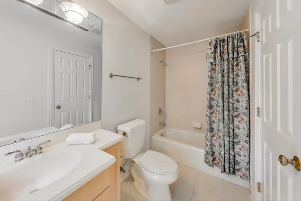 $6,000 | 1620 Timber Woods Lane, Libertyville, IL 60048