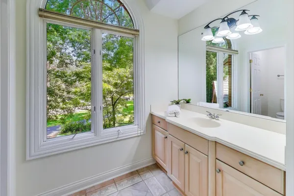 $6,000 | 1620 Timber Woods Lane, Libertyville, IL 60048