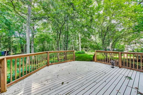 $6,000 | 1620 Timber Woods Lane, Libertyville, IL 60048