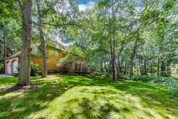 $6,000 | 1620 Timber Woods Lane, Libertyville, IL 60048