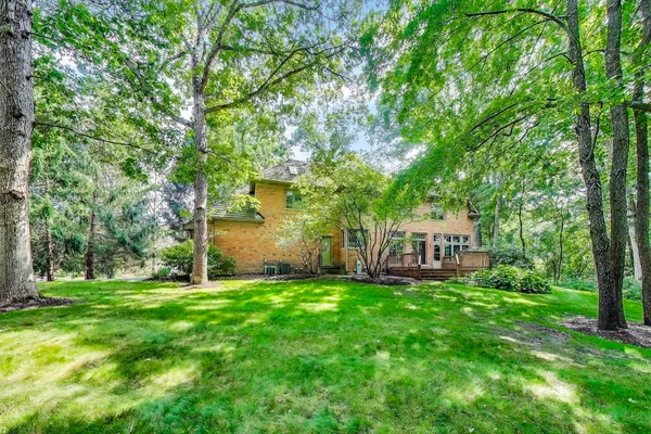 $6,000 | 1620 Timber Woods Lane, Libertyville, IL 60048