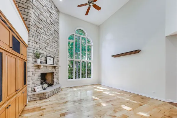 $6,000 | 1620 Timber Woods Lane, Libertyville, IL 60048