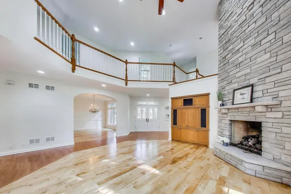 $6,000 | 1620 Timber Woods Lane, Libertyville, IL 60048