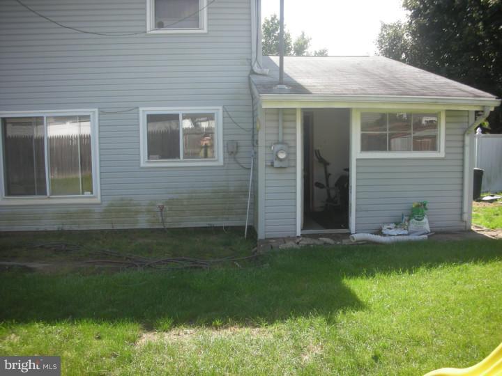 43 Tinder Road Levittown, PA 19056 - Photo 15 of 18 Exterior Back