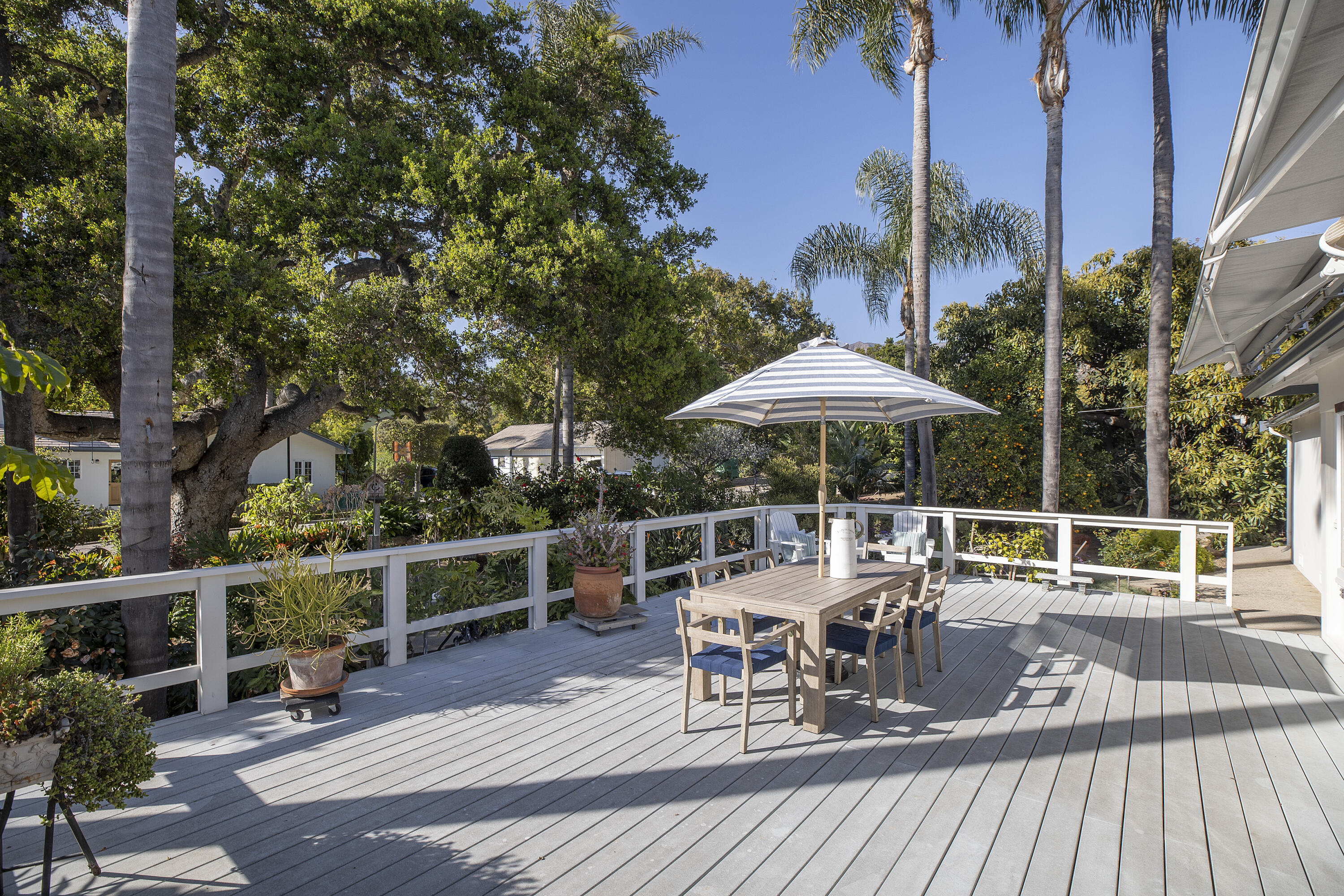 4244 Foothill Road Carpinteria, CA 93013 - Photo 12 of 31 Main Residence