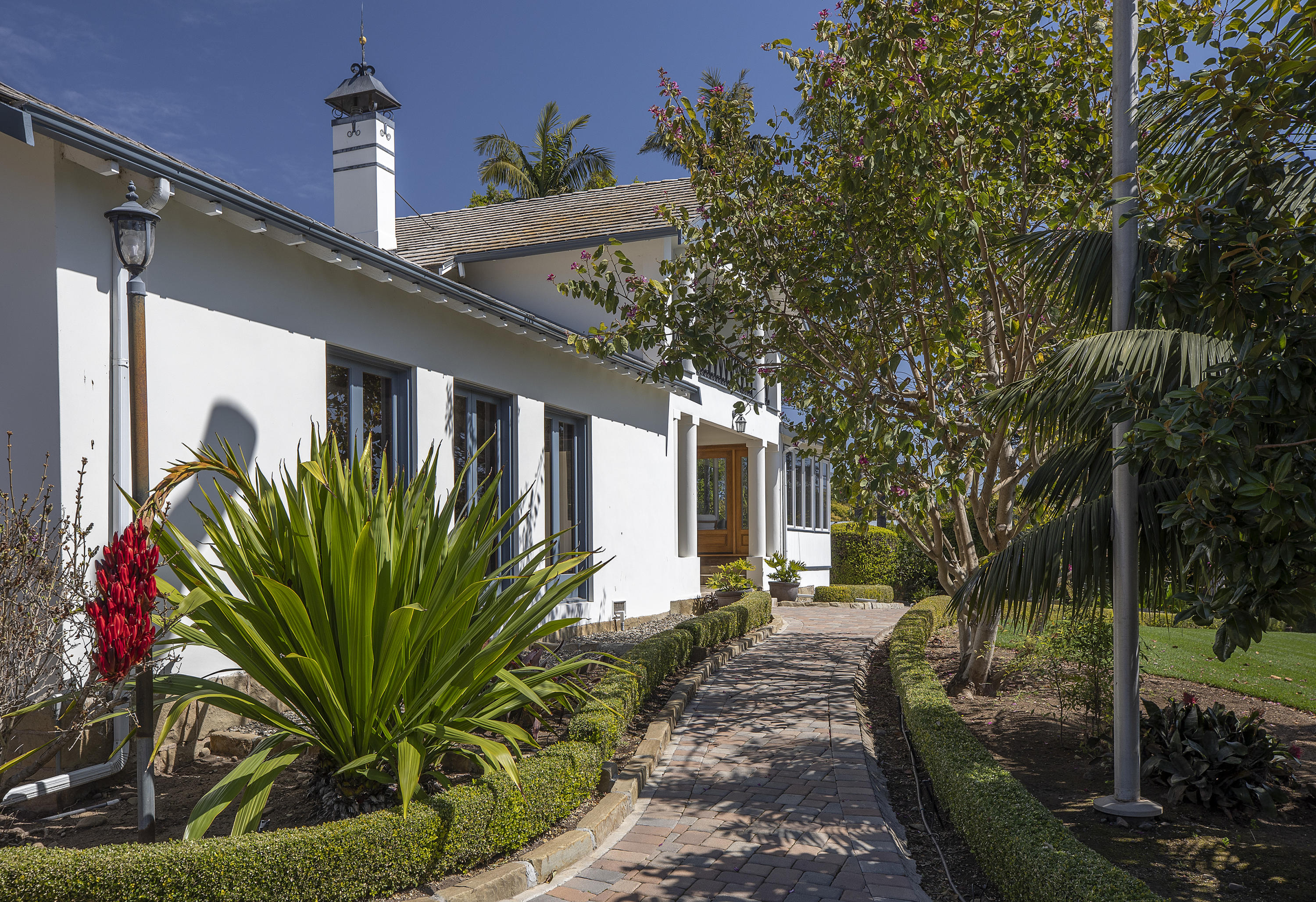 4244 Foothill Road Carpinteria, CA 93013 - Photo 5 of 31 Main Residence