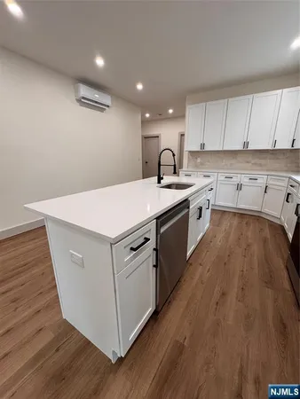 $2,750 | 397 North 13th Street, Unit 2, Newark, NJ 07107