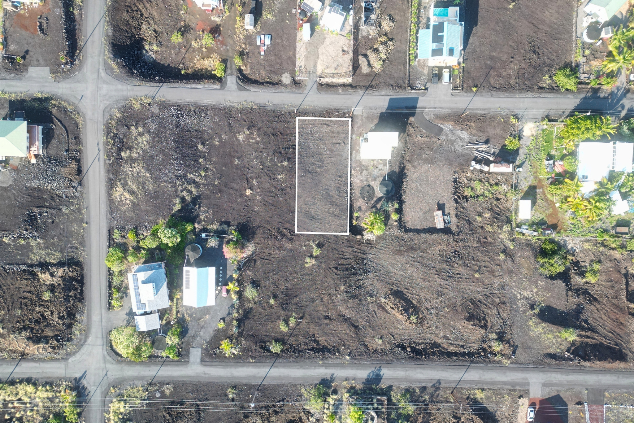 88-1546 Ehiku Avenue Captain Cook, HI 96704 - Photo 3 of 14 a vase of flowers sitting on a table