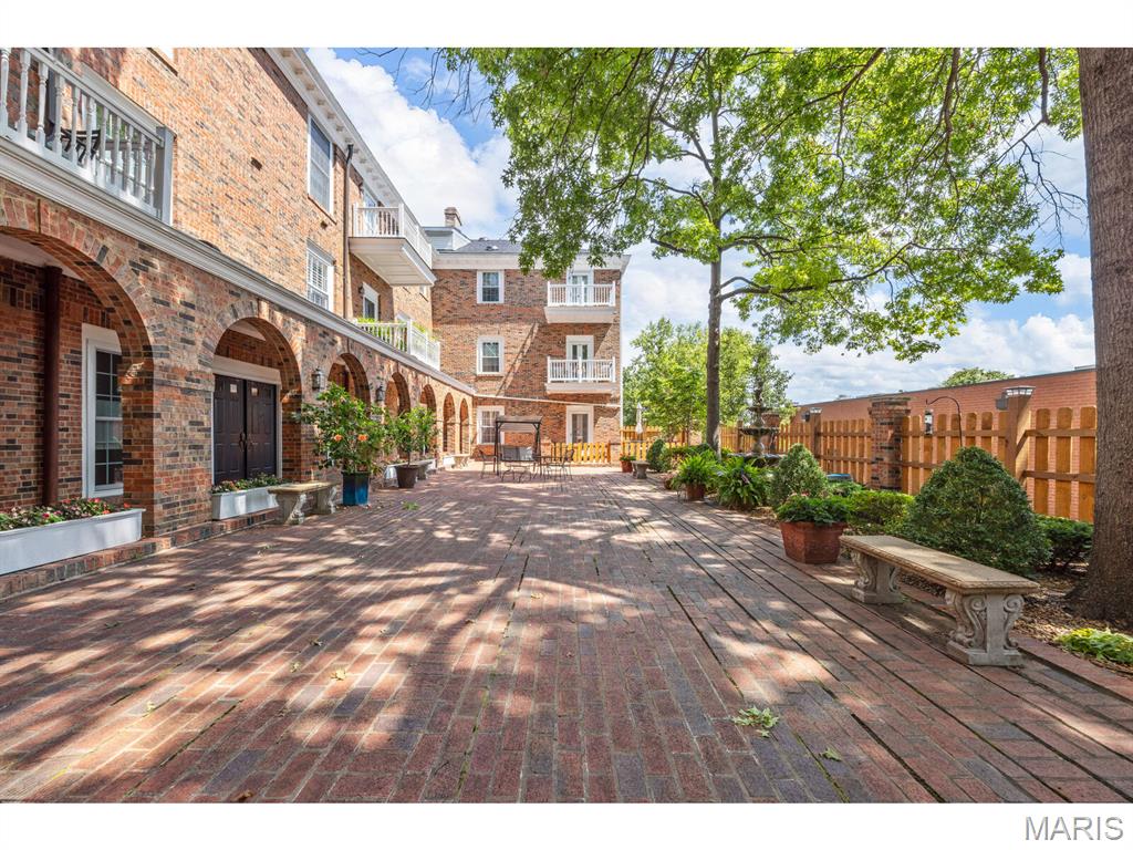 10 Jefferson Road, Unit 3A Webster Groves, MO 63119 - Photo 8 of 48 Gallery Image 8