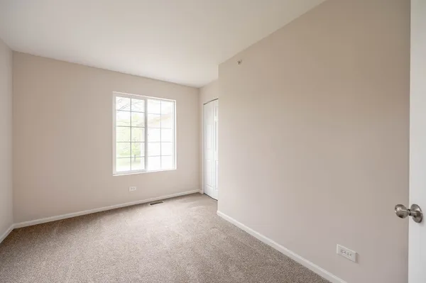 $239,900 | 570 Foxridge Drive, Unit B, Fox Lake, IL 60020