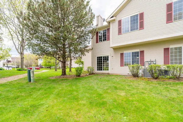 $239,900 | 570 Foxridge Drive, Unit B, Fox Lake, IL 60020