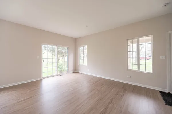 $239,900 | 570 Foxridge Drive, Unit B, Fox Lake, IL 60020