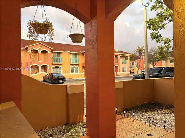 $2,550 | 7075 Northwest 173rd Drive, Unit 1405, Hialeah, FL 33015