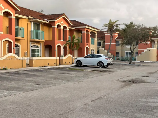 $2,550 | 7075 Northwest 173rd Drive, Unit 1405, Hialeah, FL 33015