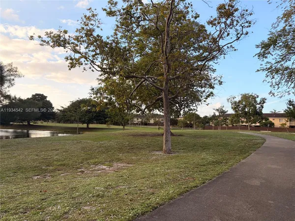 $2,550 | 7075 Northwest 173rd Drive, Unit 1405, Hialeah, FL 33015