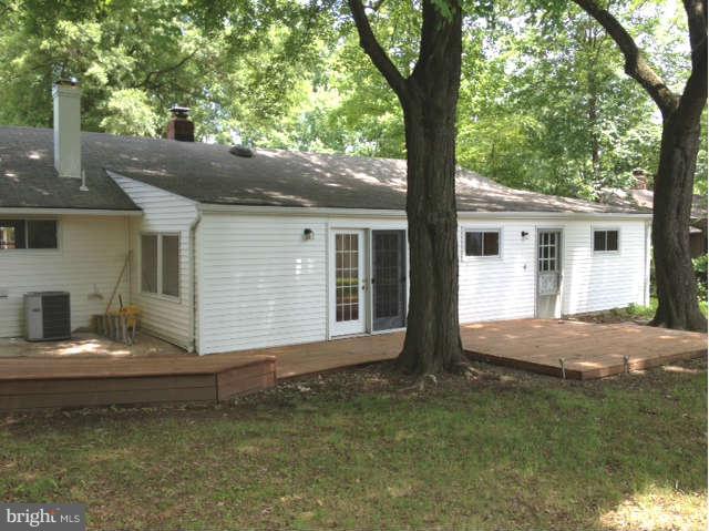 7417 Hogarth Street Springfield, VA 22151 - Photo 14 of 15 Backyard pic1