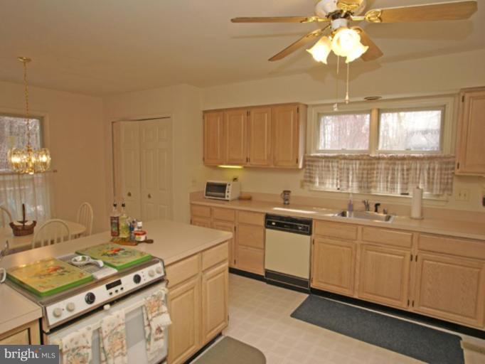 566 Pasture Brook Road Severn, MD 21144 - Photo 8 of 30 Kitchen