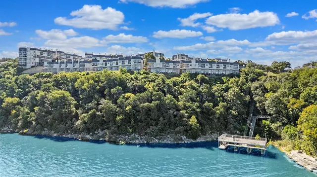 a picture of city view