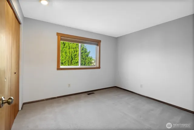 $650,000 | 2881 Initial Avenue, Enumclaw, WA 98022