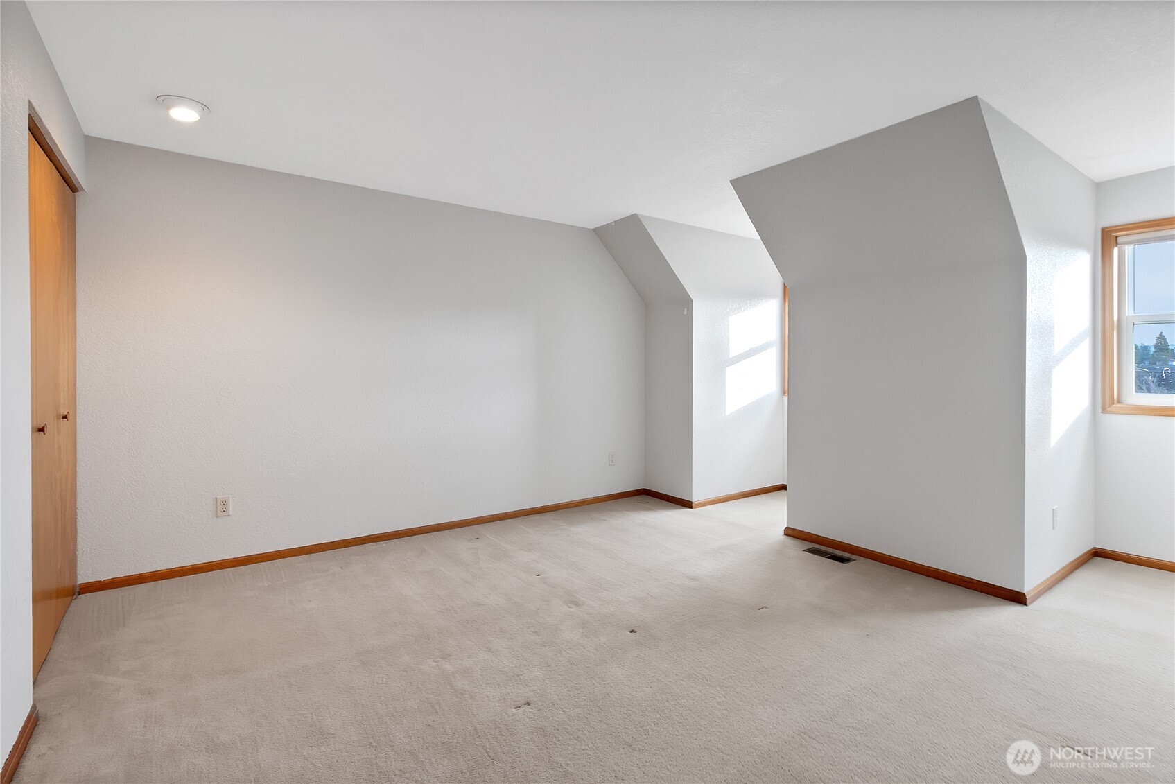 2881 Initial Avenue Enumclaw, WA 98022 - Photo 18 of 25 an empty room with windows