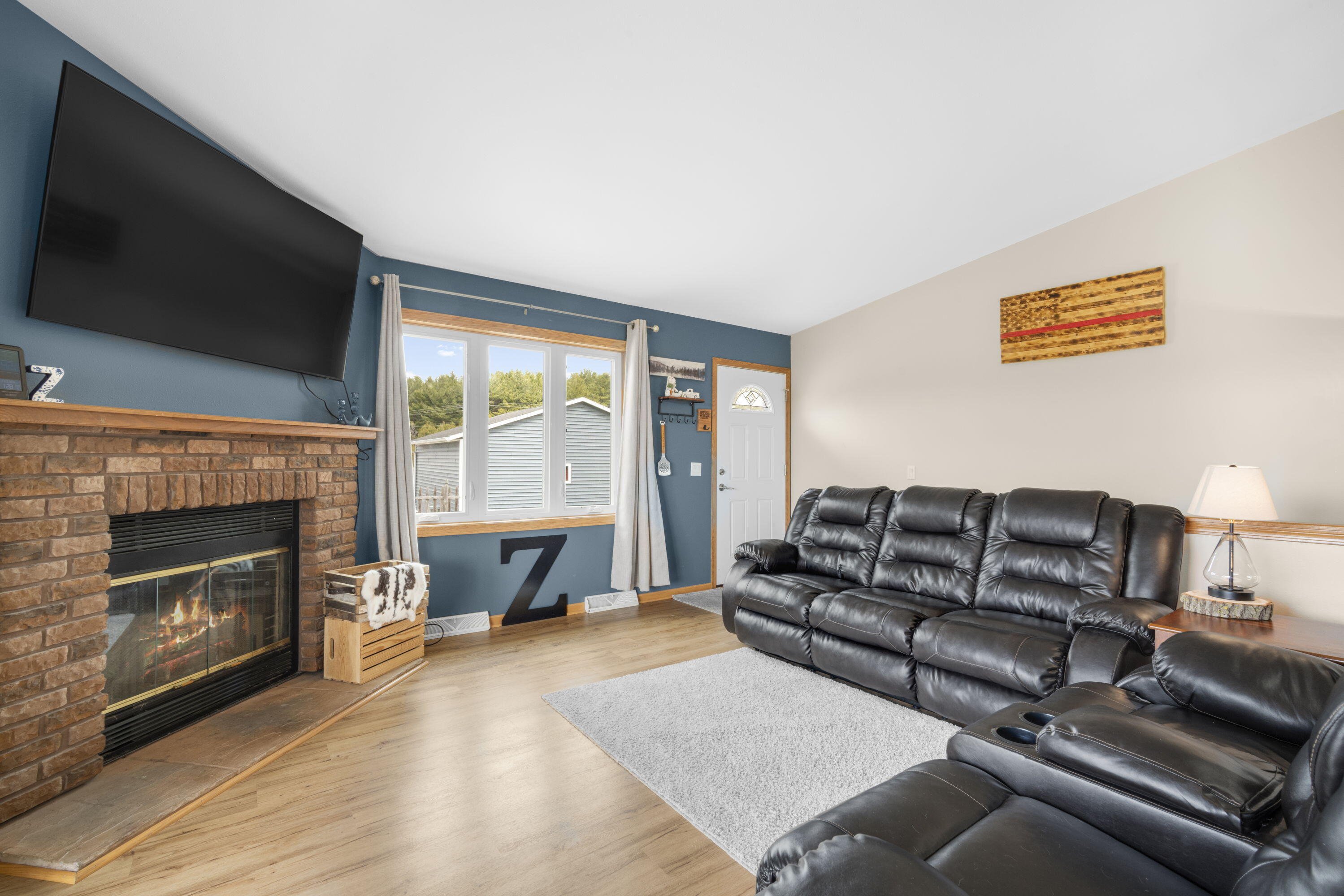 N2358 Highway 28 Scott, WI 53001 - Photo 5 of 28 Living Room
