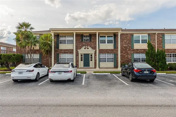 $147,000 | 1920 East Edgewood Drive, Unit L4, Lakeland, FL 33803
