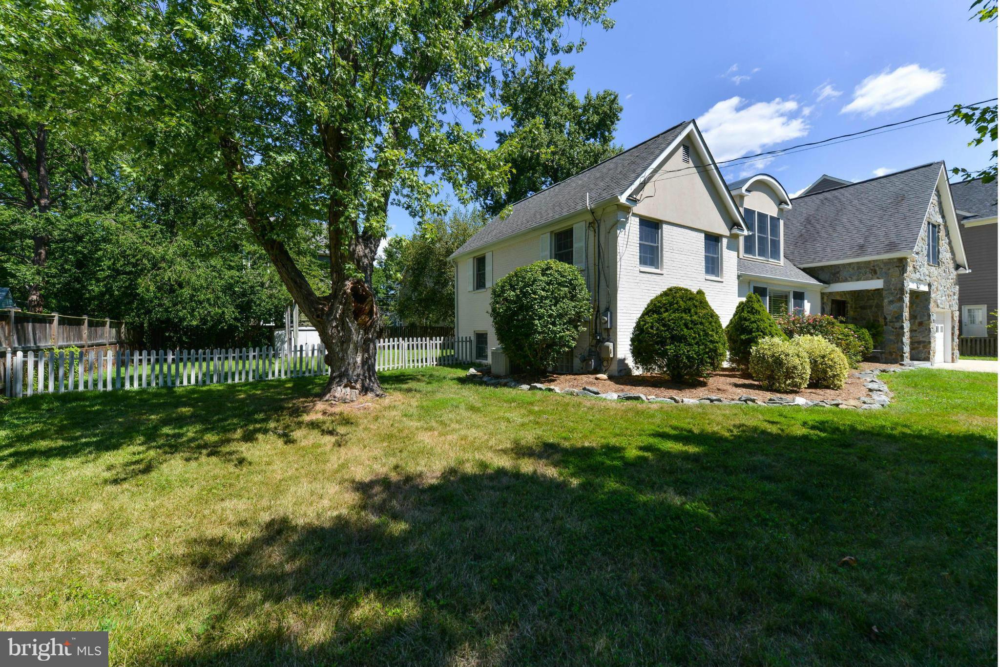 8029 Washington Road Alexandria, VA 22308 - Photo 2 of 27 Exterior (General)
