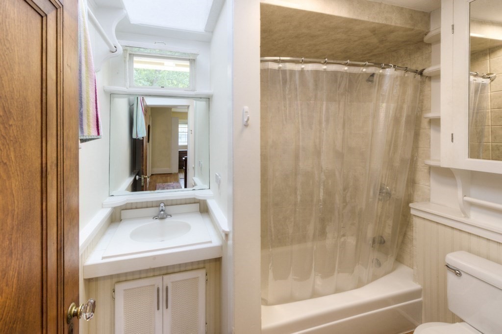 8 Creswell Road Worcester, MA 01602 - Photo 22 of 40 Gallery Image 22