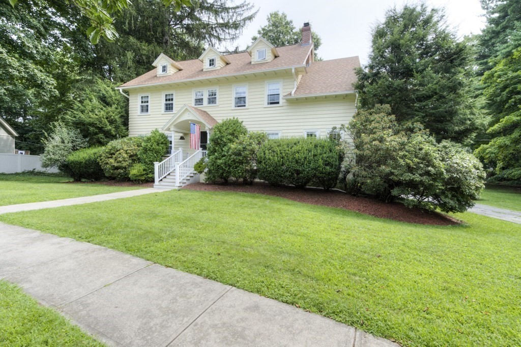 8 Creswell Road Worcester, MA 01602 - Photo 4 of 40 Gallery Image 4