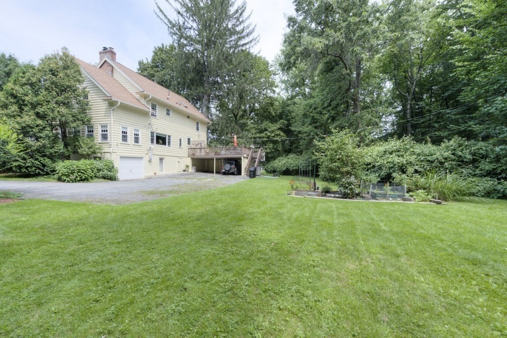 8 Creswell Road Worcester, MA 01602 - Photo 5 of 40 Gallery Image 5