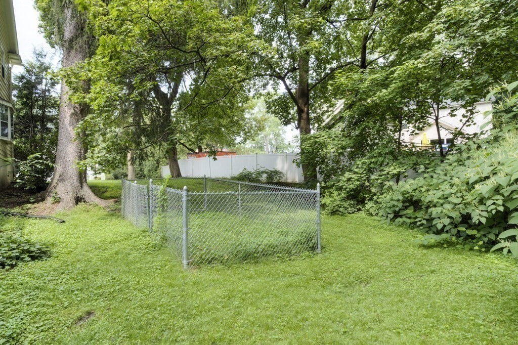 8 Creswell Road Worcester, MA 01602 - Photo 8 of 40 Gallery Image 8