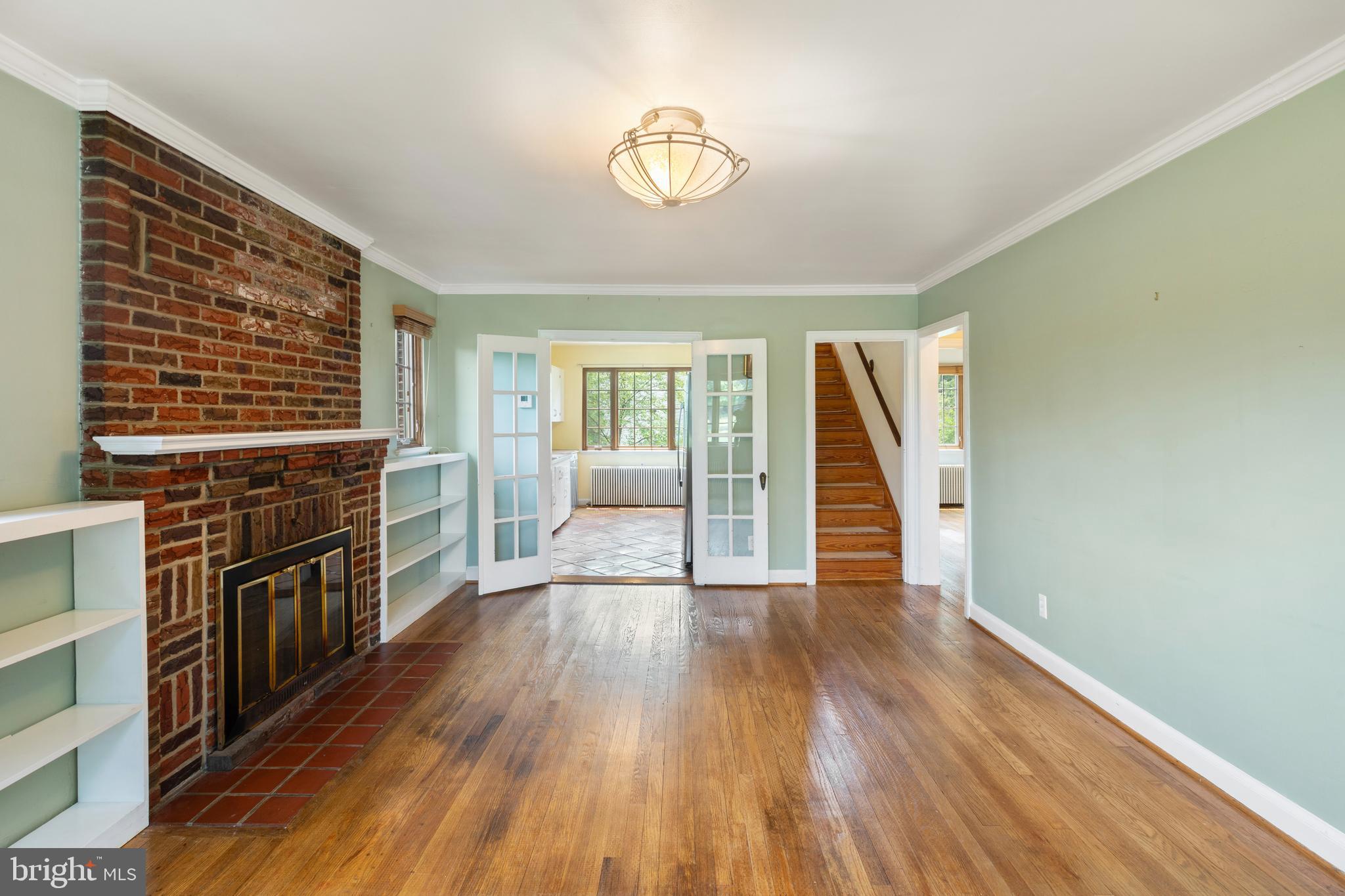 8522 Edmonston Road Berwyn Heights, MD 20740 - Photo 10 of 30 Living Room