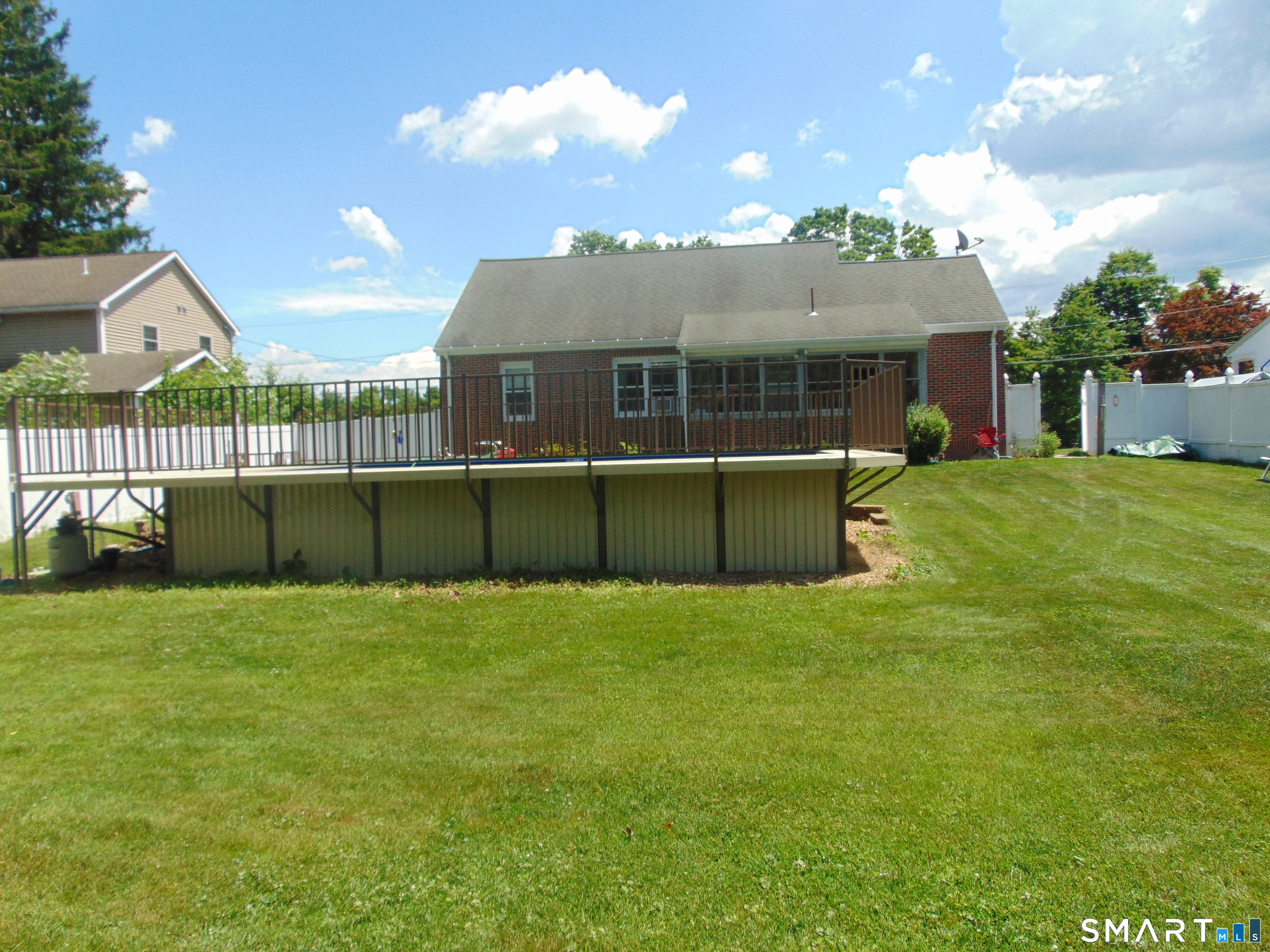 9 Grantham Road Wallingford, CT 06492 - Photo 8 of 29