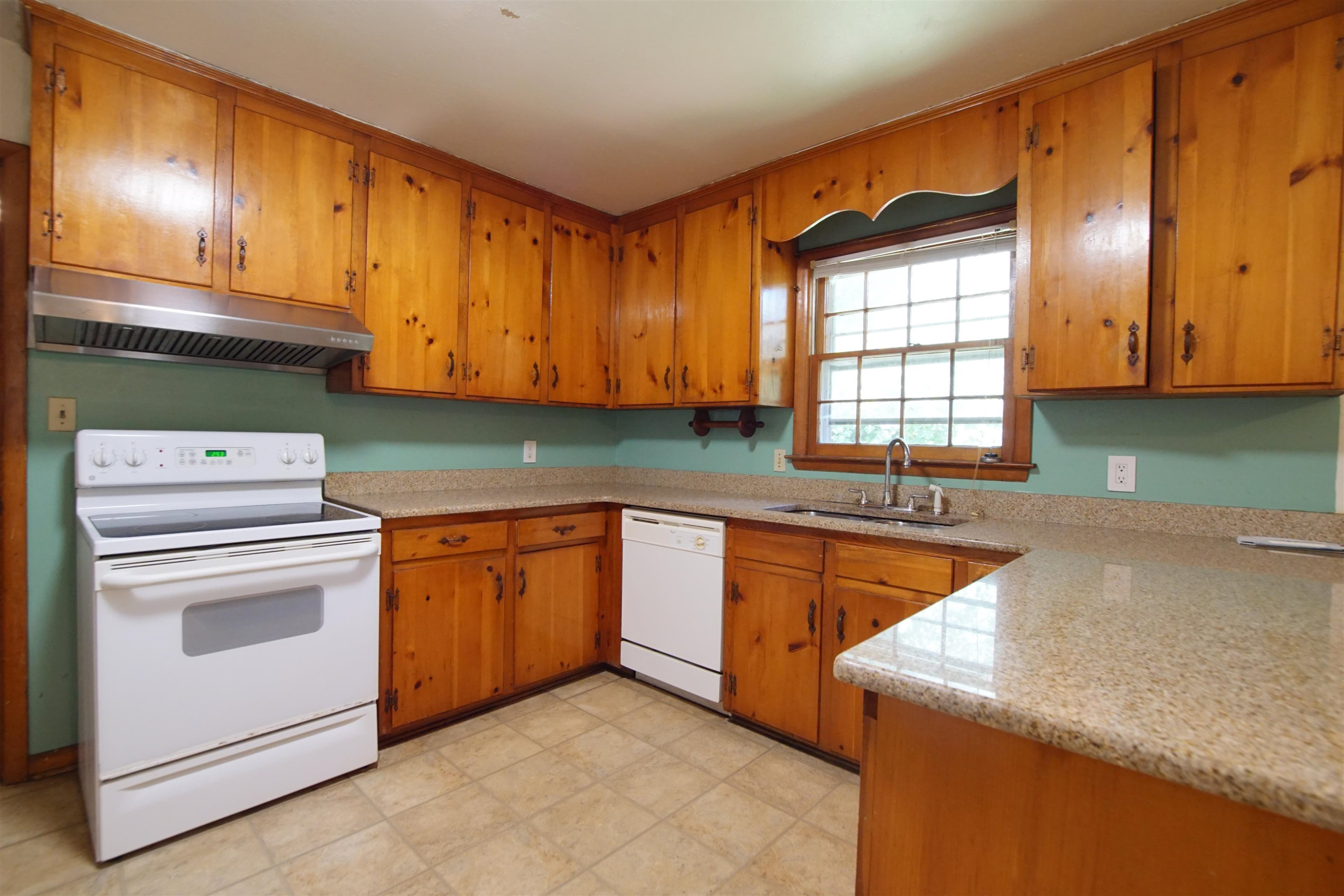 1729 Crest Road Raleigh, NC 27606 - Photo 3 of 21 Photo 3