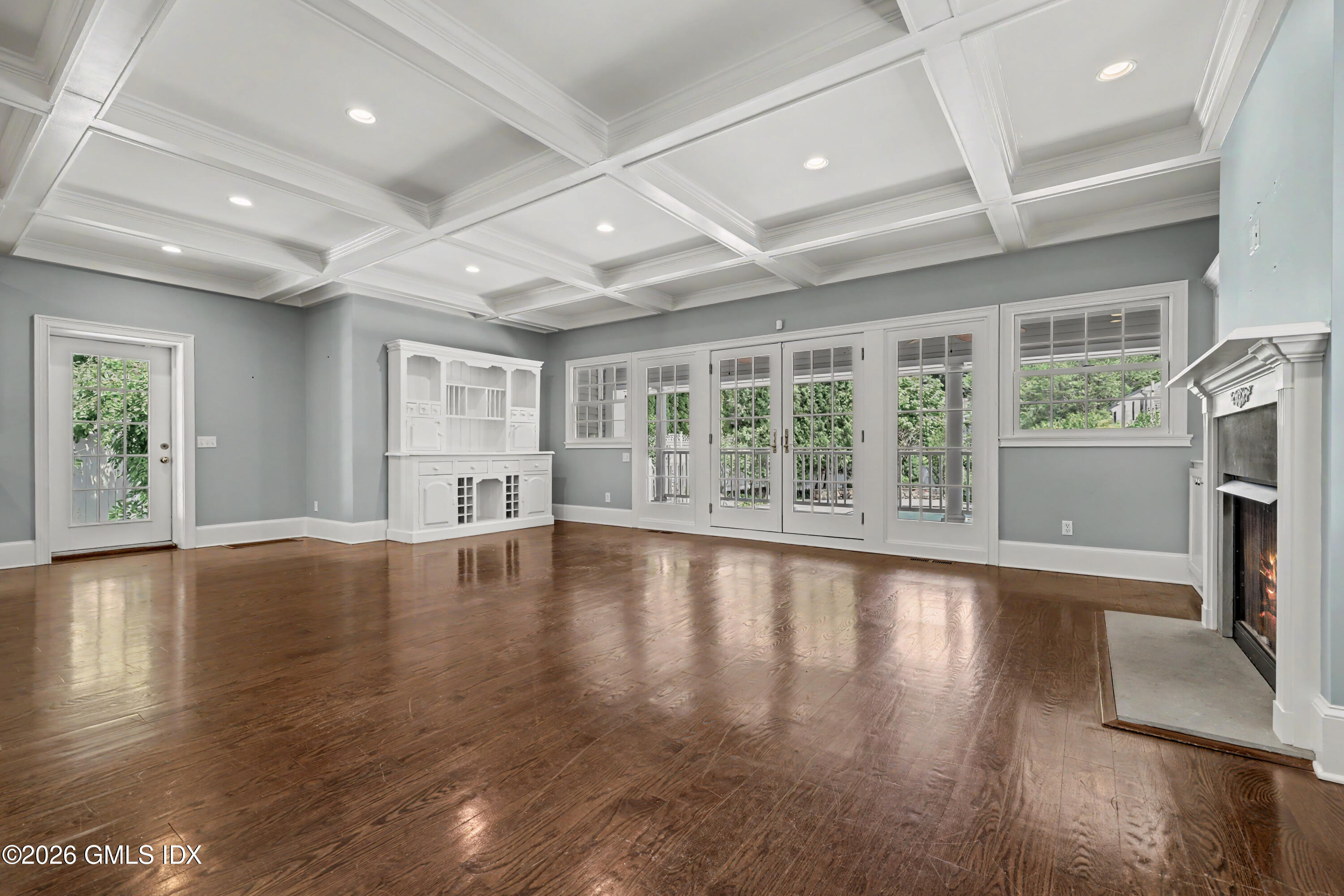 97 Riverside Avenue Riverside, CT 06878 - Photo 4 of 45 Great Room