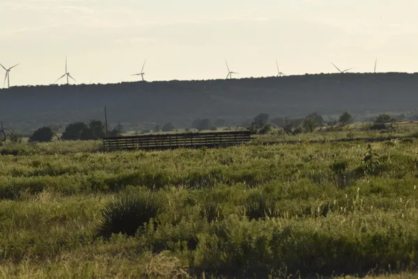 a view of entryway with outdoor space