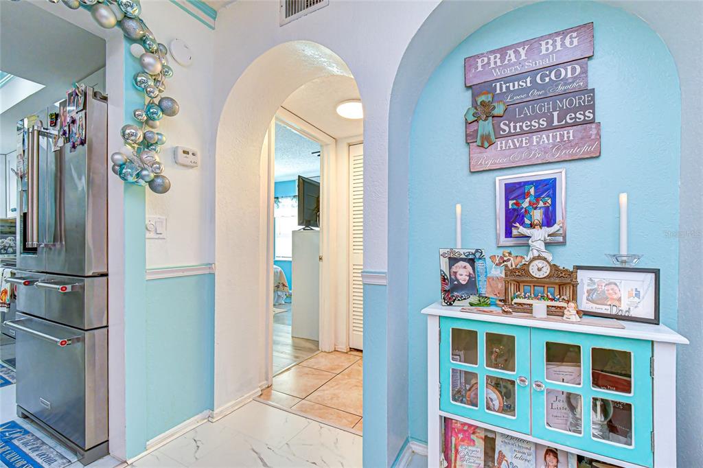 9700 Starkey Road, Unit 111 Seminole, FL 33777 - Photo 18 of 46