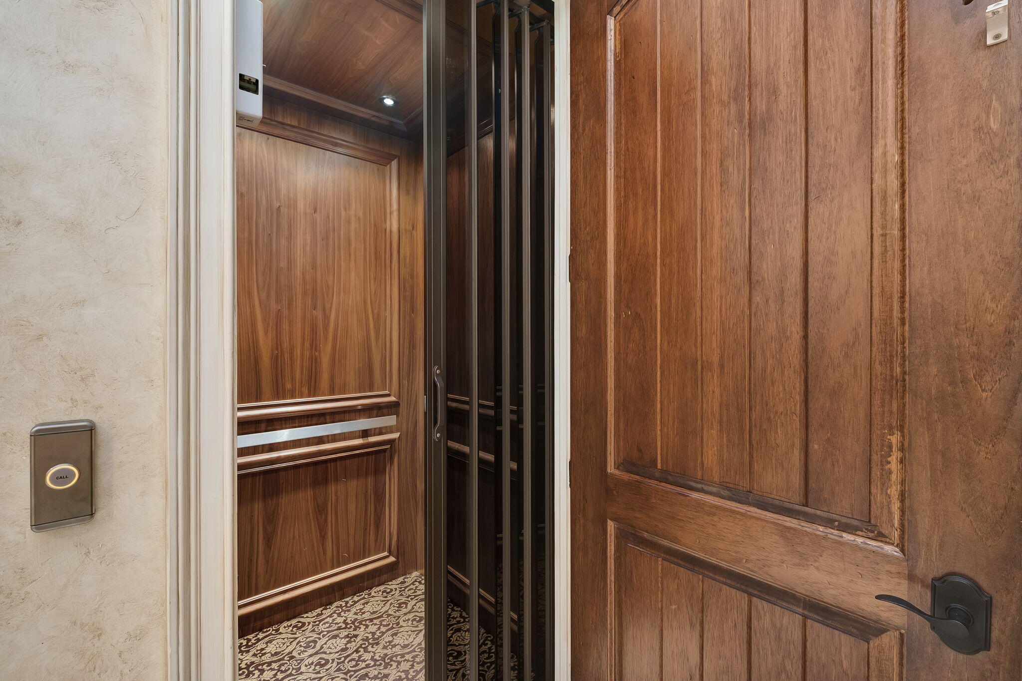 437 Admiral Court Destin, FL 32541 - Photo 69 of 100 Elevator