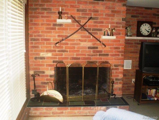 23405 Berg Road Southfield, MI 48033 - Photo 9 of 20 Family Rm. Fireplace